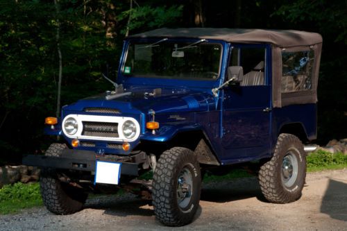 1969 Toyota Land Cruiser FJ40 Convertible/Hardtop, image 2
