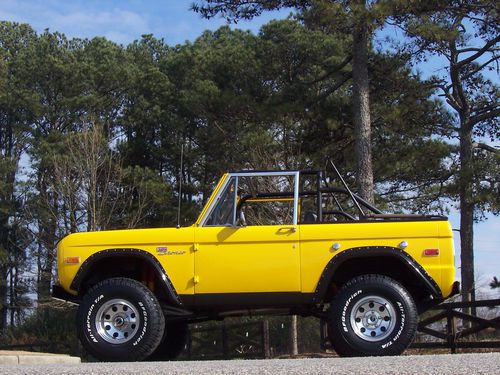 Nicely restored 1970 ford bronco 302 amazing condition ready to show or go!