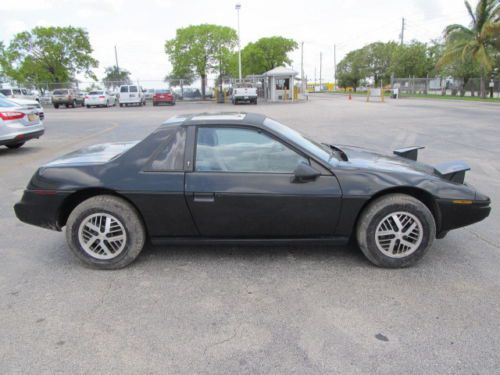 1984 pontiac fiero sport coupe 2-door 2.5l 4-spd manual