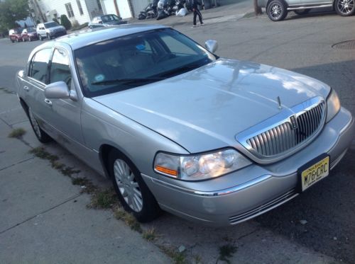 2005 lincoln town car signature limited sedan 4-door 4.6l