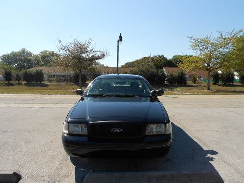 2004 ford crown victoria police interceptor sedan 4-door 4.6l