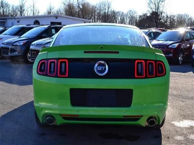 Ford mustang gt coupe 2-door