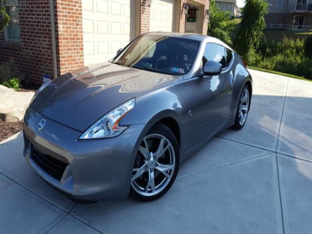 Nissan: 370z touring coupe 2-door