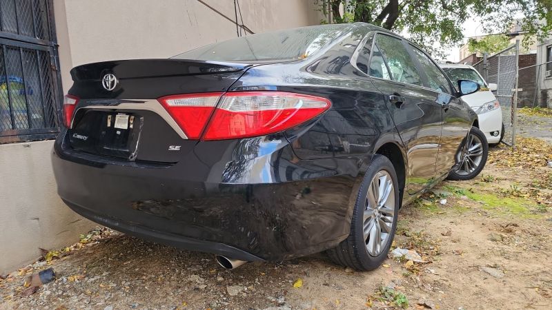 2017 Toyota Camry<br />
115k miles - $10,995, US $10,995.00, image 3
