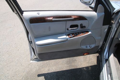 2001 Lincoln Town Car Executive, US $338.00, image 6
