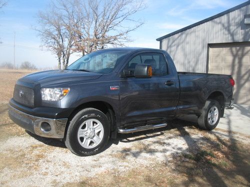 2008 toyota tundra  custom 4x4 single cab *low miles*