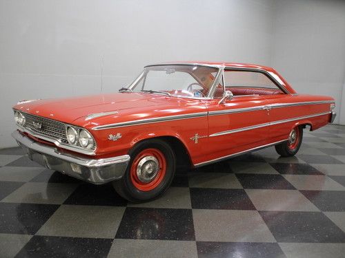 Thumping 390 v8, 4-barrel carb, 4-speed manual, power steering, bench seats, a g