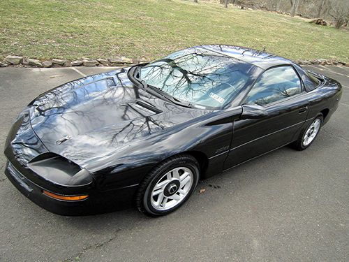 1993 chevrolet camaro z-28 with transmission problem...as is