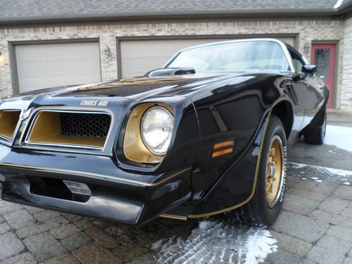 1976 trans am , 455 - 4speed with ac. very clean southern car