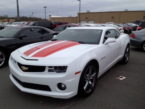 2012 chevrolet camaro ss coupe 2-door 6.2l