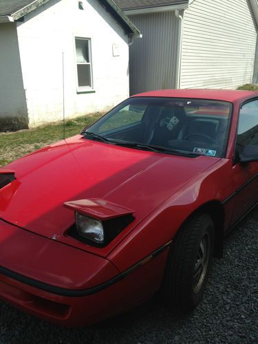 1988 pontiac fiero value leader coupe 2-door 2.5l