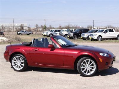 Convertible automatic transmission black cloth interior red alloys finance duals