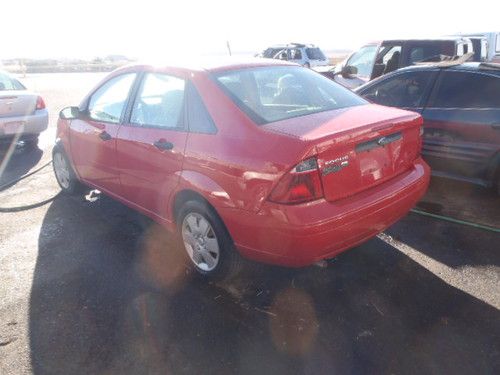 2007 ford focus se sedan 4-door 2.0l