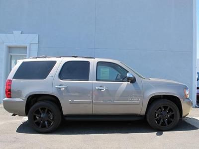 4x4 4dr 1500 suv 5.3l nav cd power windows power door locks tilt wheel