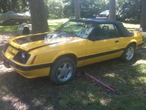 1985 mustang gt convertible (project car with no motor)
