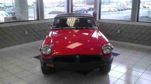 Beautiful 1976 MGB Roadster Convertible - An MG Enthusiast's Dream!, US $12,000.00, image 2