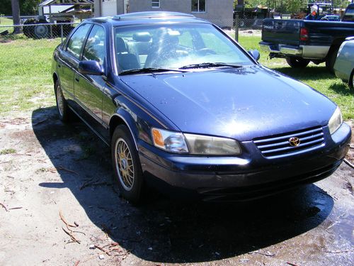 1997 toyota camry xle sedan 4-door 3.0l