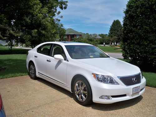 2008 lexus ls 460,2900 miles pearl white lexus chrome wheels like new