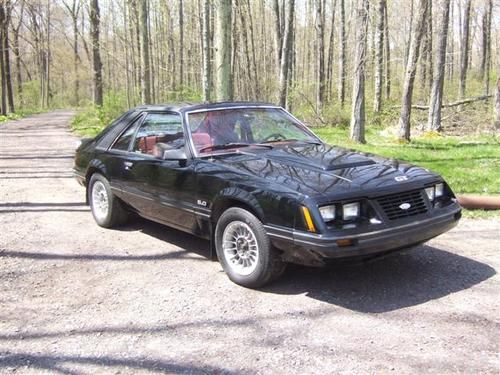 1983 ford mustang gt - 302 - 4 speed - t-tops - black with red interior