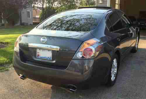 NEAR MINT CONDITION UNIQUE 2011 NISSAN ALTIMA TONS OF UPGRADES, image 4