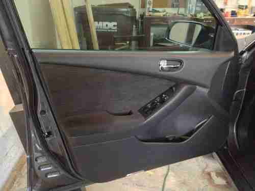 NEAR MINT CONDITION UNIQUE 2011 NISSAN ALTIMA TONS OF UPGRADES, image 9