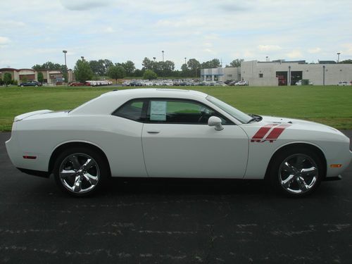 2011 dodge challenger r/t coupe 2-door 5.7l