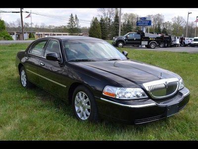 Signature limited heated power leather flawless 1 owner carfax  traction control