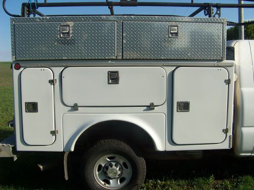 2006 Chevy 4x4 2500HD Utility Truck, image 3