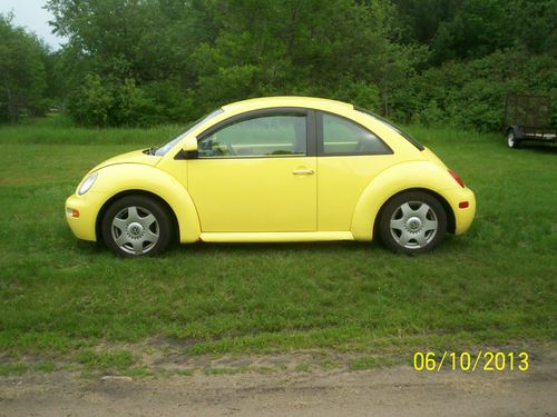 1998 volkswagen beetle base hatchback 2-door 2.0l