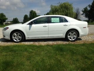 2009 chevy malibu ls 69k nice car