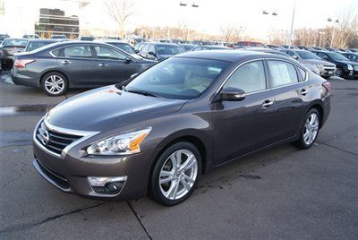 Pre-owned 2013 altima sl with tech pkg, java/tan, navigation, bose, 11 miles