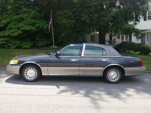 1998 lincoln town car signature sedan 4-door 4.6l