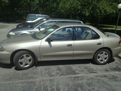 2004 chevrolet cavalier ls sedan 4-door 2.2l-great car-new tires-brakes