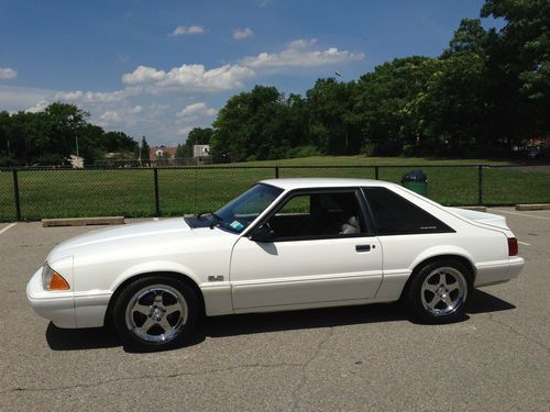 1993 ford mustang lx hatchback 2-door 5.0l