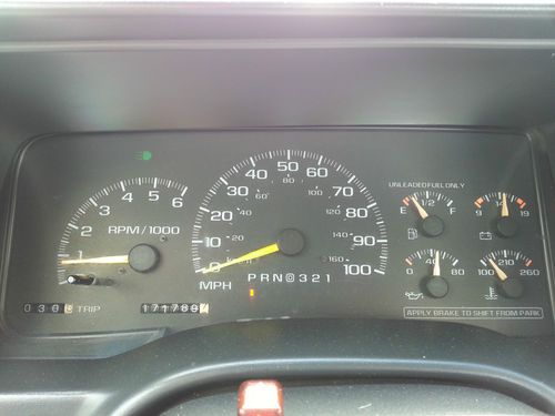 *NO RESERVE* 1997 GMC Sierra 1500 30k miles on new engine, image 9