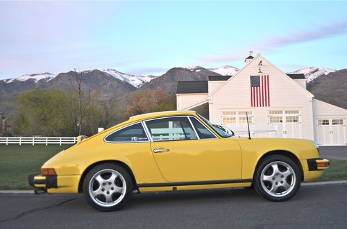 Carrera 3.2 motor in 1977 porsche 911 s yellow on black 911s 5 speed manual