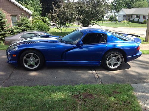 1996 dodge viper gts coupe 2-door 8.0l