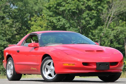 1993 pontiac firebird slp "firehawk" #150 of 201 lt1 1-owner only 8,326 miles!