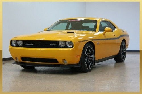 Srt8, yellow jacket, 392 6.4l hemi, 6 speed mnl, leather, navi