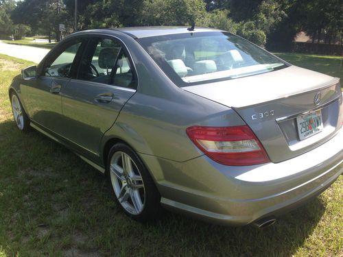 2011 mercedes-benz c300 luxury sedan 4-door 3.0l