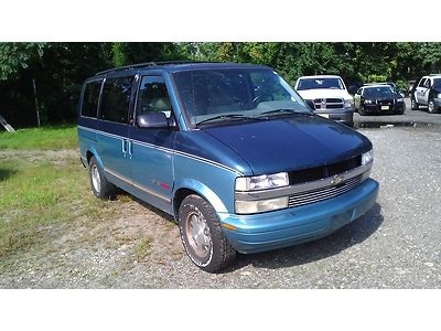 1995 chevrolet astro luxury touring awd- no reserve!!!