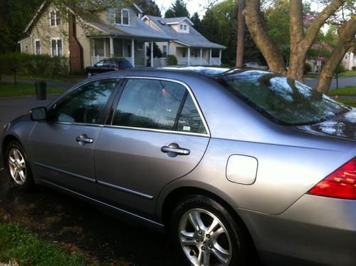 
			 metallic blue 2007 honda accord ex sedan 4-door - excellent condition!