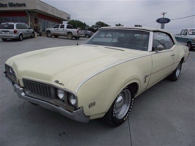 1969 oldsmobile cutlass convertible classic car