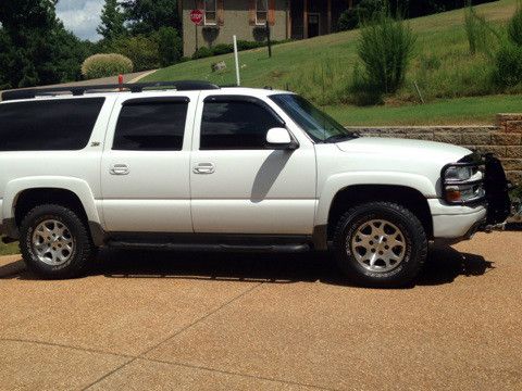 2004 Chevrolet Suburban 1500 Z71 Sport Utility 4-Door 5.3L, US $17,500.00, image 2
