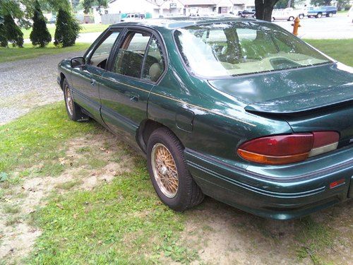 1995 pontiac bonneville se sedan 4-door 3.8l