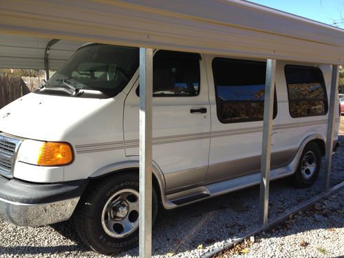 2003 dodge ram van (hightop)