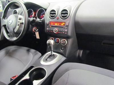 SL SUV 2.5L CD 4 Speakers AM/FM radio AM/FM/CD Audio System Air Conditioning, image 4