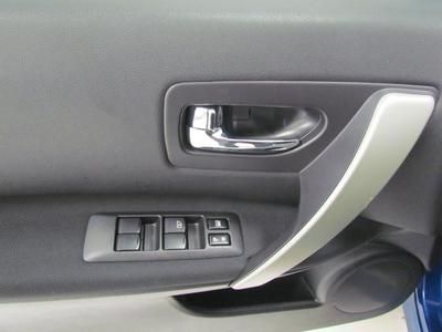 SL SUV 2.5L CD 4 Speakers AM/FM radio AM/FM/CD Audio System Air Conditioning, image 7