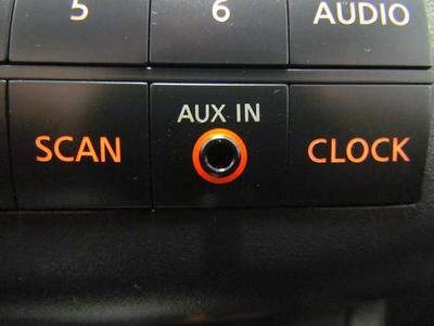 SL SUV 2.5L CD 4 Speakers AM/FM radio AM/FM/CD Audio System Air Conditioning, image 20