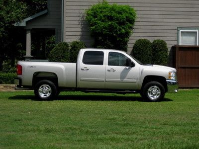 CREW CAB SHORT BED ( LTZ ) 1 OWNER! LOW MILES, US $36,900.00, image 2